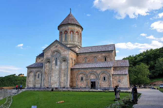 Best of Georgia - 3 or 4 days private tour with transfers and guide - Day 2 to the mountains: Gergeti, Ananuri, Zhinvali, and Gudauri viewpoints