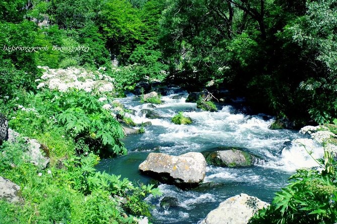 Dashbashi Canyon. The village of Asureti and Didgori monument. - Tbilisi to Dashbashi in 8 hours: what the day really feels like