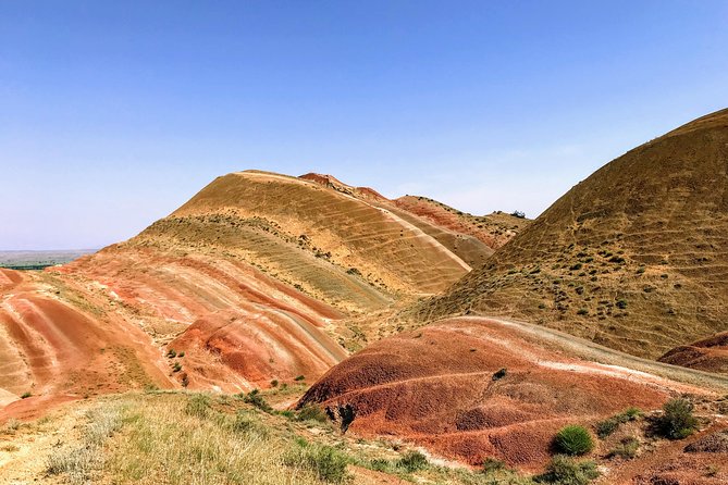 David Gareji and Real Rainbow Mountains Off-Road adventure + hike - Lunch in Udabno and optional wine tasting in Patardzeuli