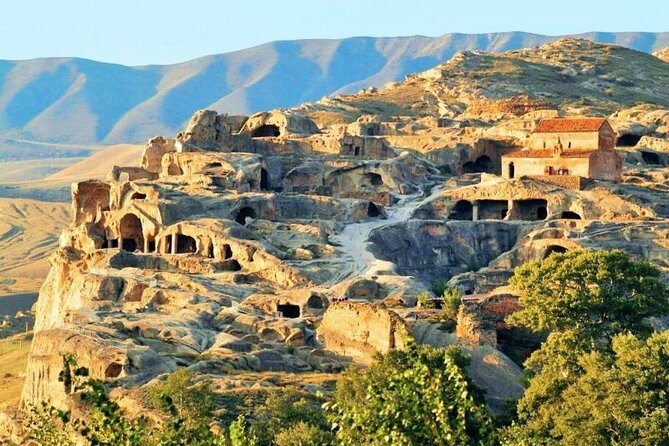 Day Tour to Mtskheta, Gori (Stalin museum) and Uplistsikhe - Mtskheta: UNESCO coronations and a free first stop
