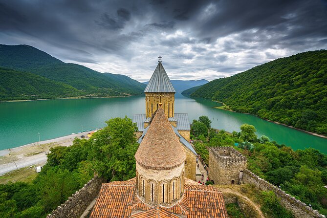 From Tbilisi: Kazbegi, Gudauri & Ananuri Day Trip - Ananuri Fortress: free entry, climbable walls, and Pushkin-level bragging rights
