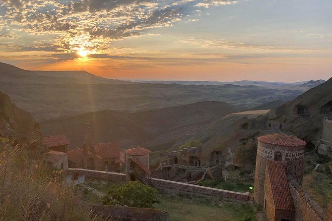 Gareja Sunrise Hike Tour from Tbilisi and Rainbow Hills Trail - Breakfast at Oasis Club and Udabno Bread-Making