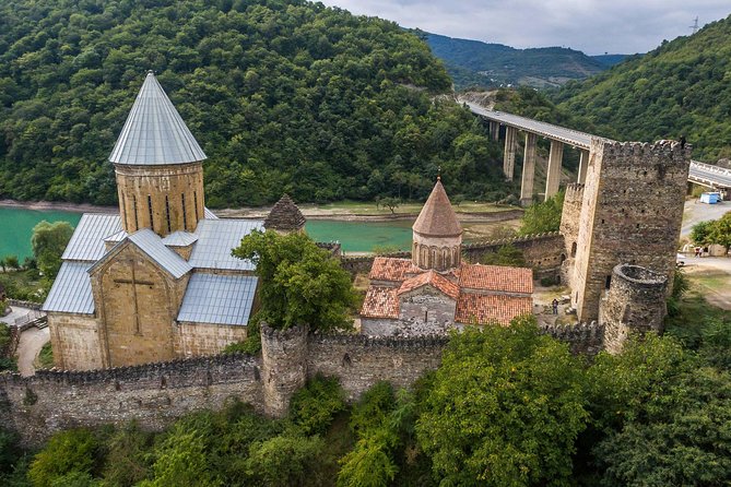 Gudauri Ski Resort day tour from Tbilisi - Guide and drive: why the private setup feels worth it