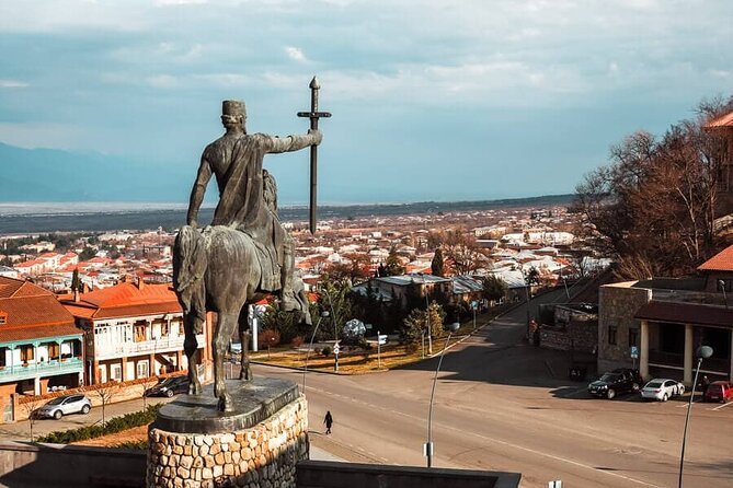 Kakheti, Bodbe, Sighnaghi and Telavi (Group Tour) - Telavi highlights: 900-year-old tree, King Erekle’s palace, and free wine