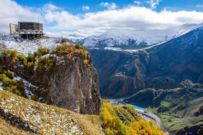 Kazbegi-Ananuri-Gudauri: Epic Views & History (Group) - The Human Factor: Shako and the Flexible Guide Style