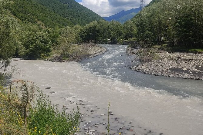 Kazbegi Gudauri Ananuri: Full Day Group Tour - Getting to the Mountains Comfortably: Transport You Can Count On