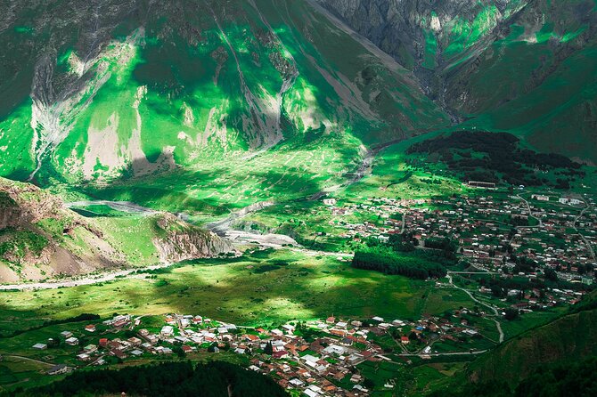 Kazbegi, Gudauri, Mtskheta & Ananuri Full Day Private Tour From Tbilisi - Guides matter: when timing and care make the day better