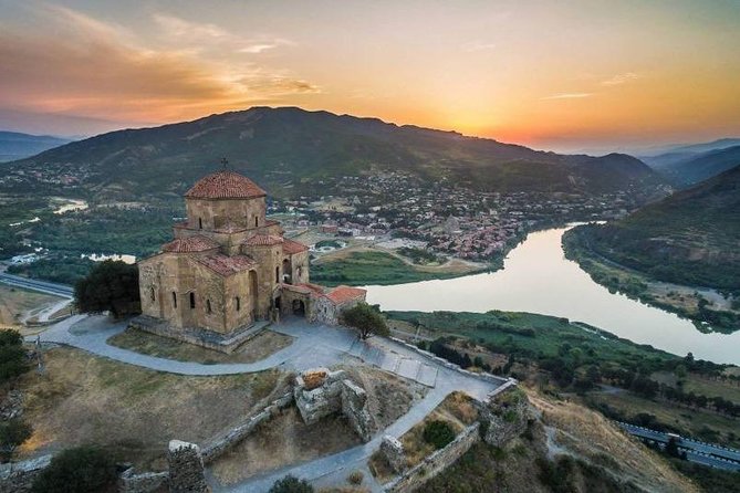 Mtskheta - Jvari - Samtavro, the cradle of Georgian Christianity. (group tours) - Jvari Church: the VI-century hilltop and confluence views