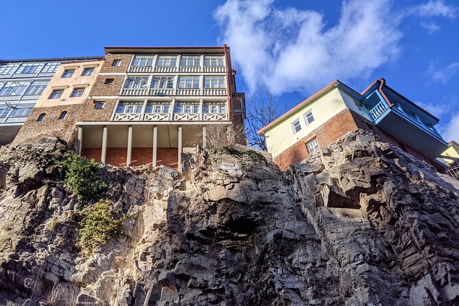 Old Tbilisi Highlights walking tour with wine & 10 tastings - Fig gorge and the Sulphur Waterfall: a cool break on a hot day