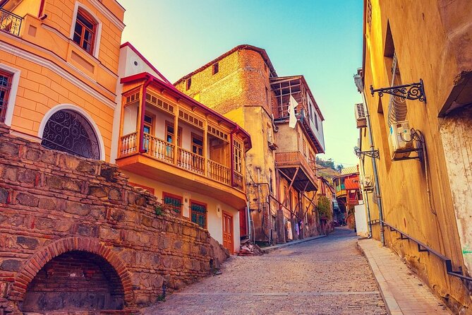 Old Tbilisi Tour: Private Walking Tour With Wine Tasting - How the Wine Tasting Fits In (and How to Make the Most of It)