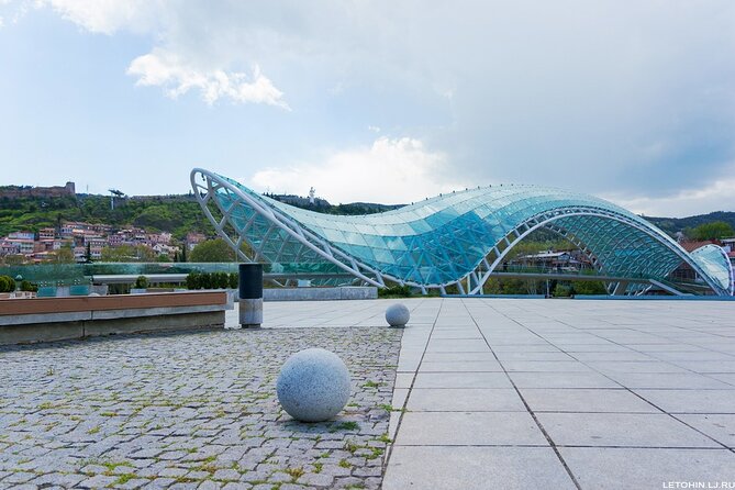 Old tbilisi walking tour & wine tasting - Karvasla Shopping Mall and Business Center: Silk Road Clues and a Bread Bakery