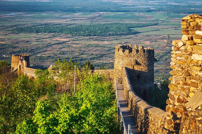 One Day Kakheti Tour With Love in The Air - Sighnaghi: The Small Town of Love, Wine, and Old Churches
