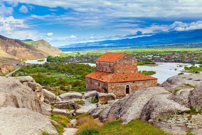 One-day tour in ancient Mtskheta, Gori and Uplistsikhe - Gori Fortress: a hilltop castle that kept getting re-written