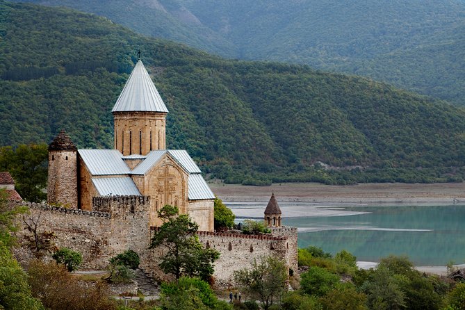 Private 1-Day Tour to Kazbegi & Gergeti Trinity Church - Kazbegi (Stepantsminda): the base town before the church