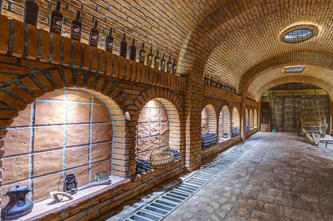 Private 3-Day Tours & Transfers from Tbilisi to Top Georgia Spots - Old Town Tbilisi: Abanotubani sulfur baths, Narikala fortress, and Metekhi Church