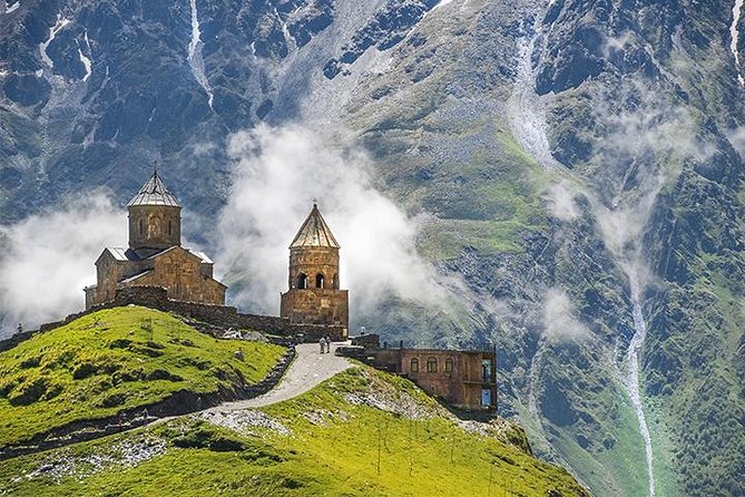 Private 5-Day Tours & Transfers from Tbilisi to Top Georgia Spots - Price and value: what $450 covers (and what you handle)