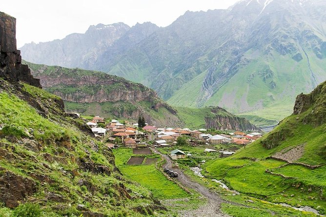 Private day tour in Kazbegi (Stepantsminda) - Friendship Monument in Gudauri: Soviet mosaics with mountain view power