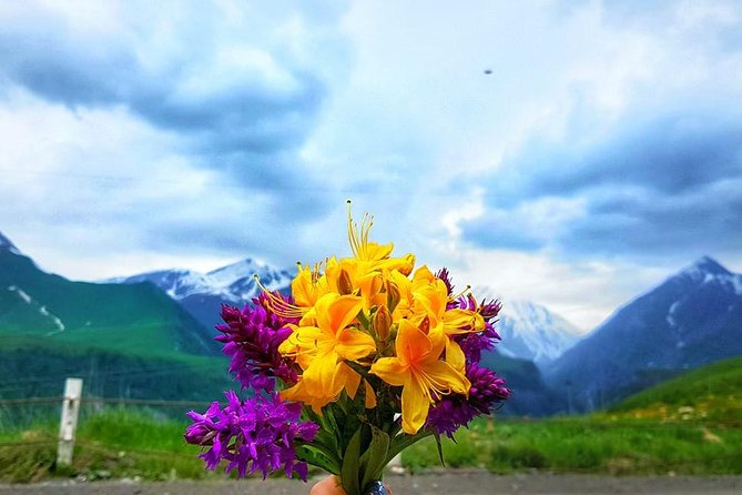 Private Full Day Tour In Kazbegi - Gudauri (Paragliding & Rafting) - The Friendship Monument on the Georgian Military Highway (and the paragliding chance)