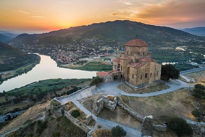 ️Private Full-Day Tour to Mtskheta and Kazbegi(stepantsminda) from Tbilisi - Stop 1: Jvari Monastery Church and the confluence view from the 6th century