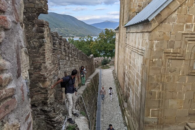 Private Full Day Trip to Kazbegi Mountains - Lunch, timing, and packing for a long mountain day