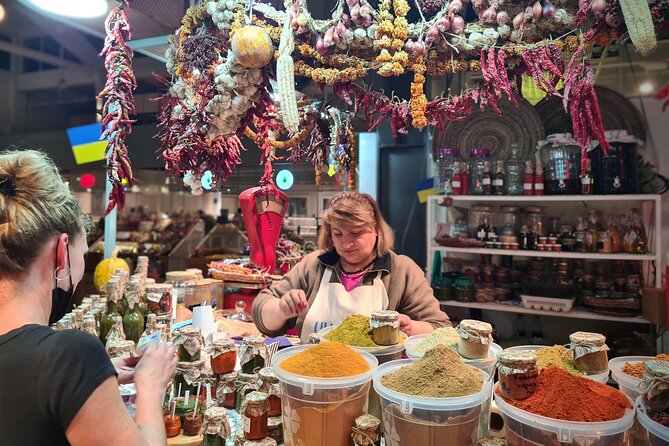 Private Tbilisi Food Tour: 9 Tastings Walk in Bohemian District - The Georgian tastings you should expect (and what to pay attention to)