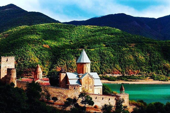 Private Tour Ananuri-Kazbegi-Gudauri - Zhinvali Lake stop: a calmer pause after the fortress