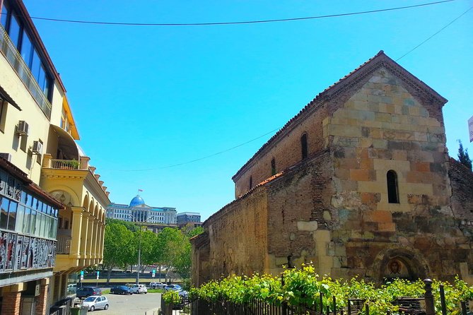 Tbilisi - Mtskheta - Jvari. Full City Tour on Hop On Hop Off Bus - Guide style, language switching, and the timing reality