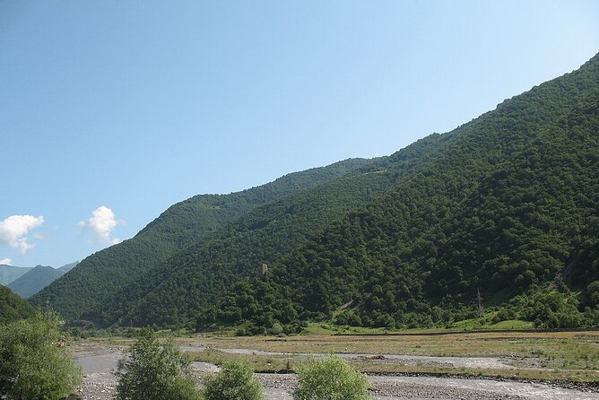 Tbilisi to Kazbegi, Gudauri, and Ananuri Day Tour - Zhinvali Dam and Ananuri: Big Views Without Ticket Headaches