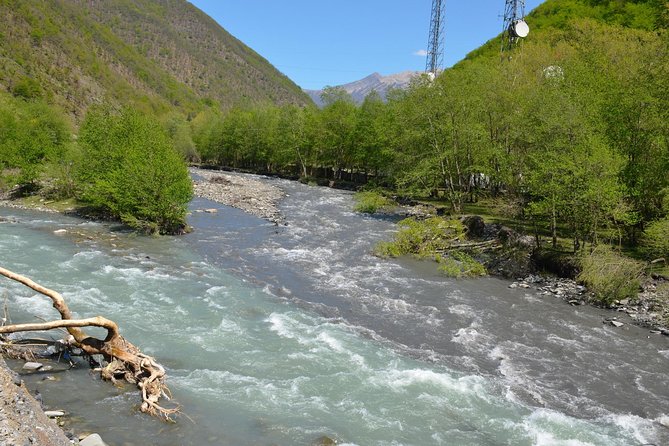 Tour to Kazbegi: Georgian Military Road – Ananuri – Gudaury – Kazbegi - Zhinvali Reservoir: the first big wow from an easy platform
