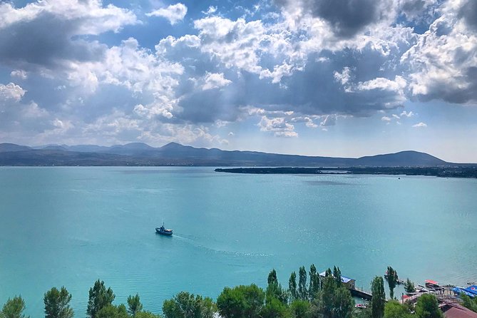 Tour to Yerevan Sevan Dilijan Armenia from Tbilisi 2 days - Day 1: Bagratashen to Dilijan, then Lake Sevan and Yerevan
