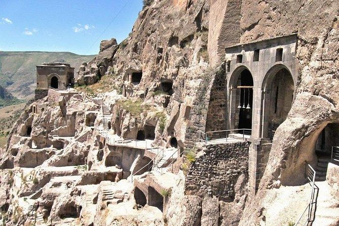 Vardzia - Rabati - Borjomi - Vardzia: the cave city-palace for Queen Tamar