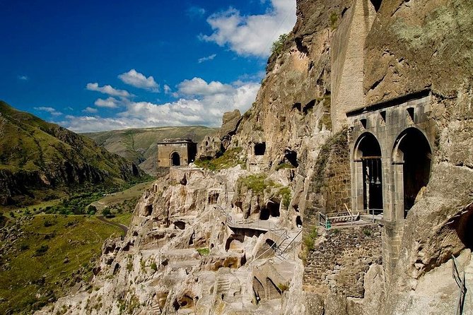 Virtual tour to Georgia - Starting in Tbilisi: Davit Aghmashenebeli Avenue Sets the Tone